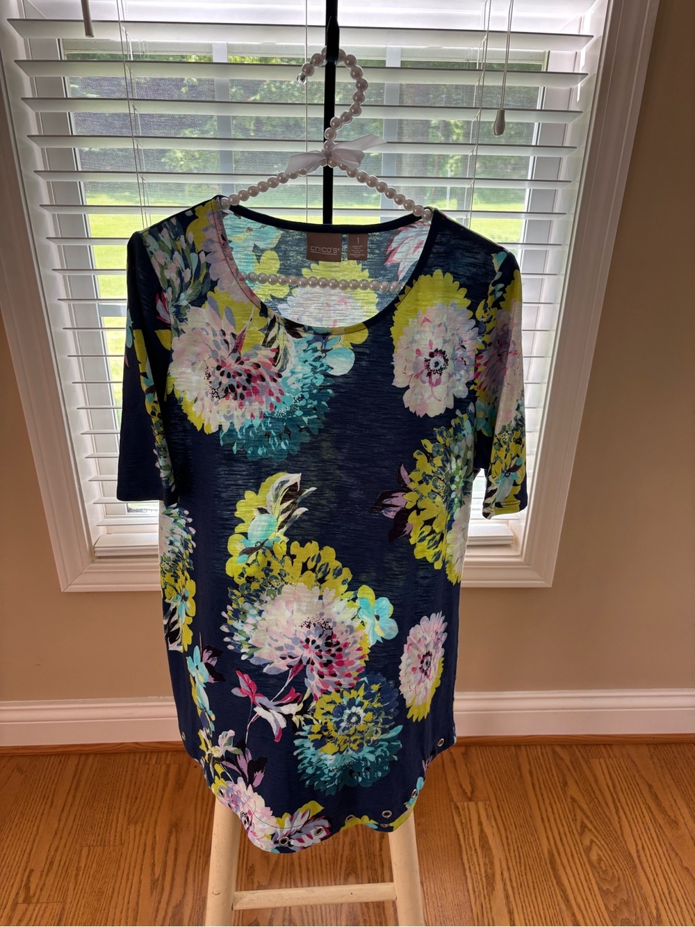Chico's Navy Floral Short Sleeve Scoop Neck Top